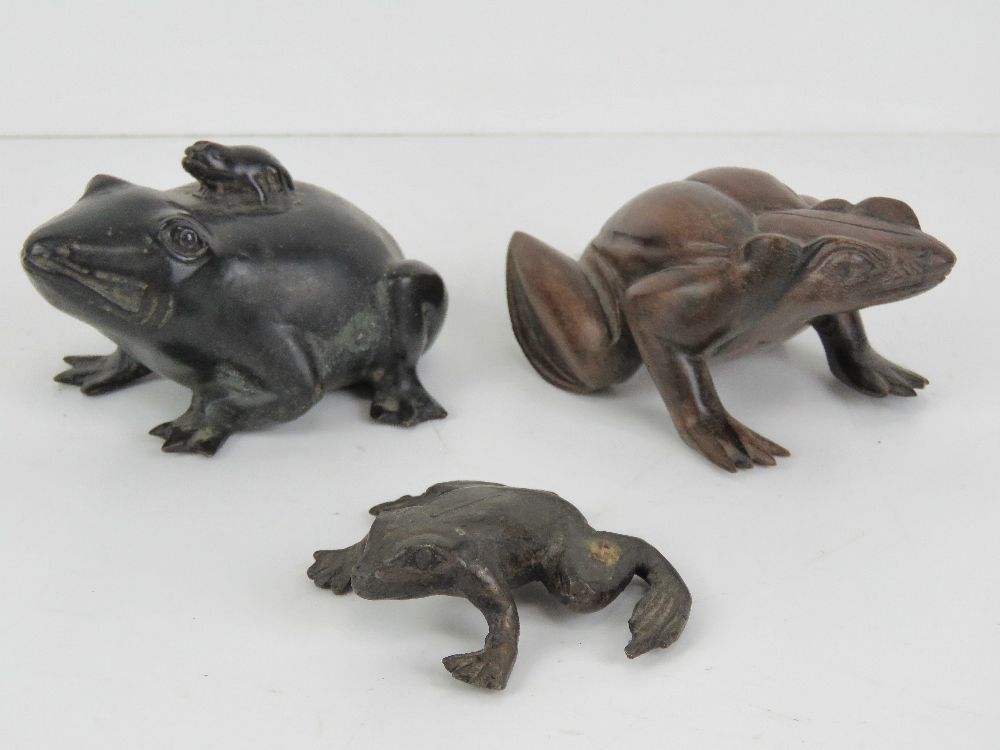 An Oriental style painted brass frog, together with a cast brass frog, 6cm, - Image 2 of 2