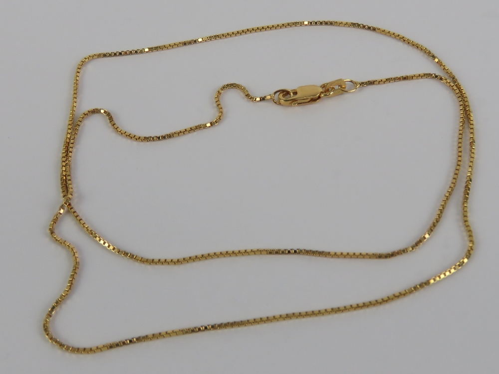 A 9ct gold box link chain necklace, 45cm in length, hallmarked 375, 2.3g.