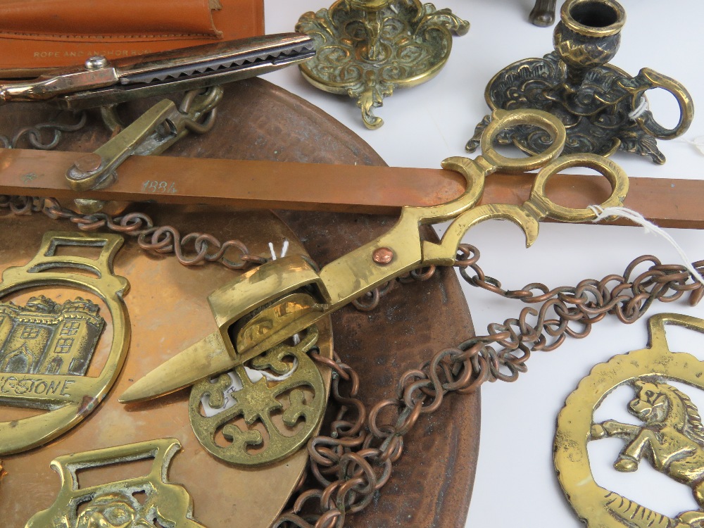 A quantity of assorted brass and copperware inc bedpan, candlewick trimmers, hanging balance scales, - Image 3 of 3