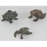 An Oriental style painted brass frog, together with a cast brass frog, 6cm,