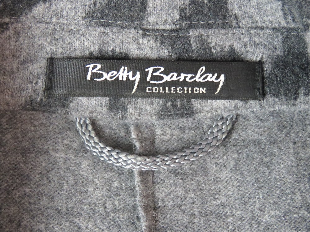 Betty Barclay; Ladies jacket and trousers, jacket being 80% virgin wool UK size 14, - Image 6 of 9
