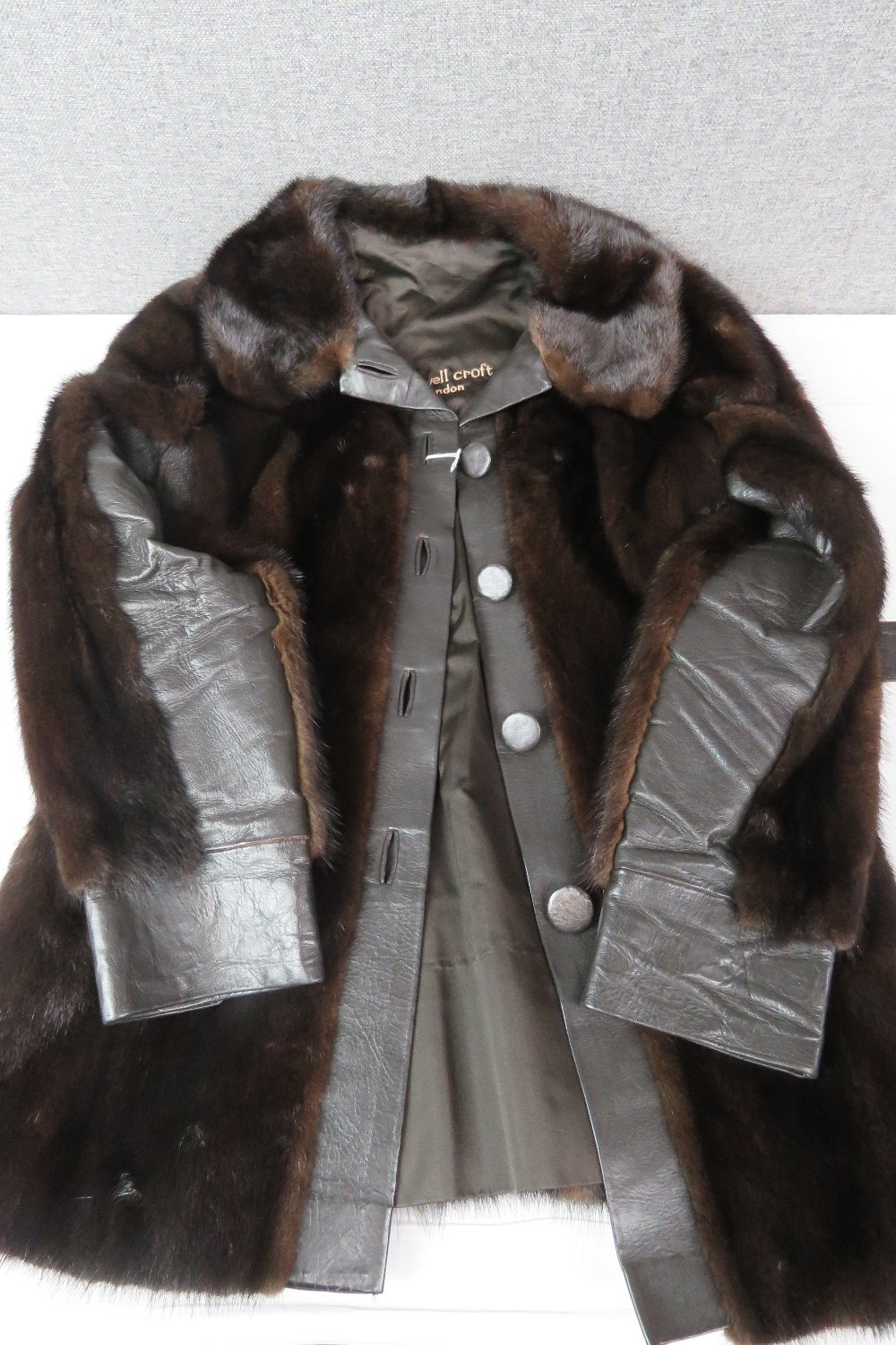 Maxwell Croft London; a vintage leather and fur ladies coat. - Image 4 of 5