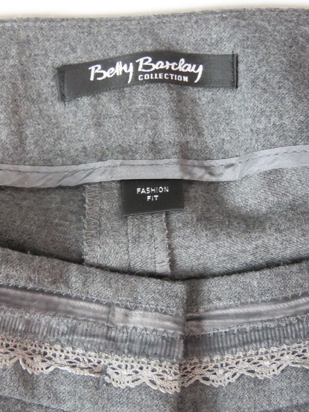 Betty Barclay; Ladies jacket and trousers, jacket being 80% virgin wool UK size 14, - Image 3 of 9