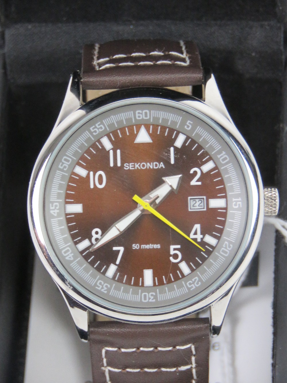 A Sekonda gents wristwatch having bronze coloured dial with date aperture and original Sekonda - Image 2 of 4