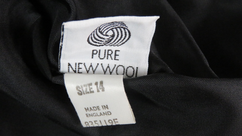 Viyella; 100% pure new wool ladies jacket and skirt, jacket UK size 16, skirt UK size 14, - Image 7 of 7