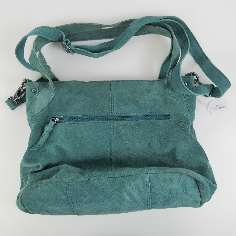 A vintage turquoise blue suede handbag. - Image 3 of 4