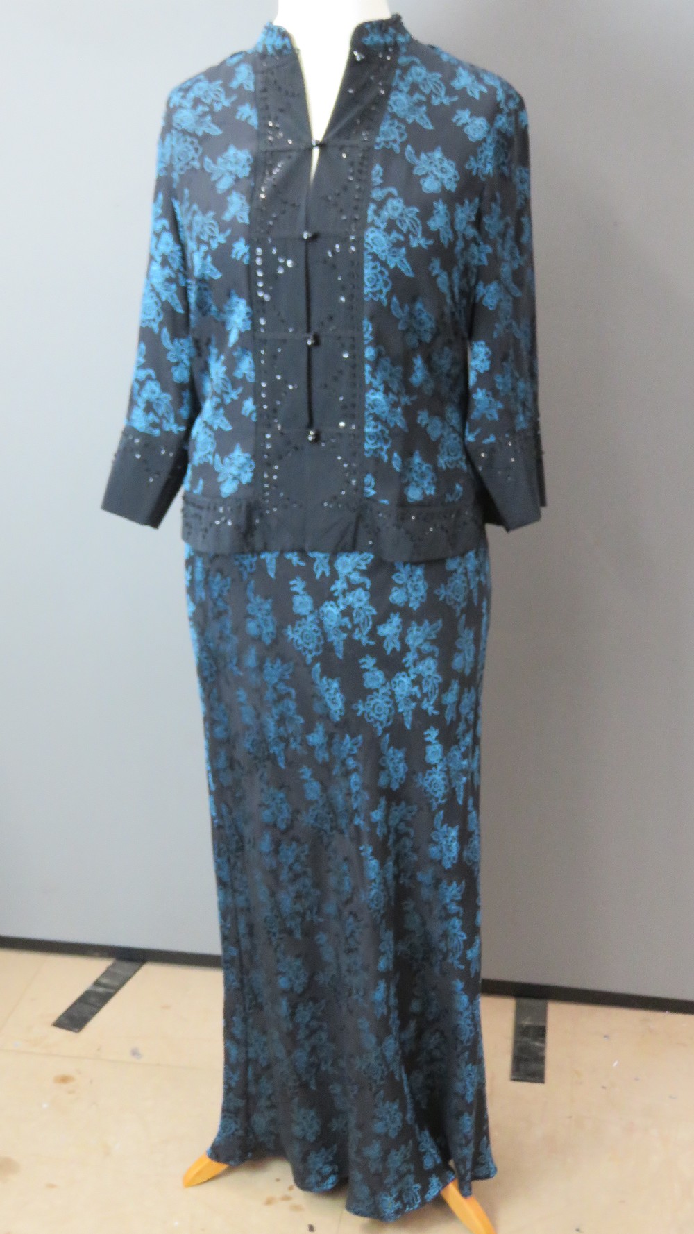 Monsoon; a silk blend jacket and skirt set, 65% silk, jacket UK size 14, skirt UK size 16.