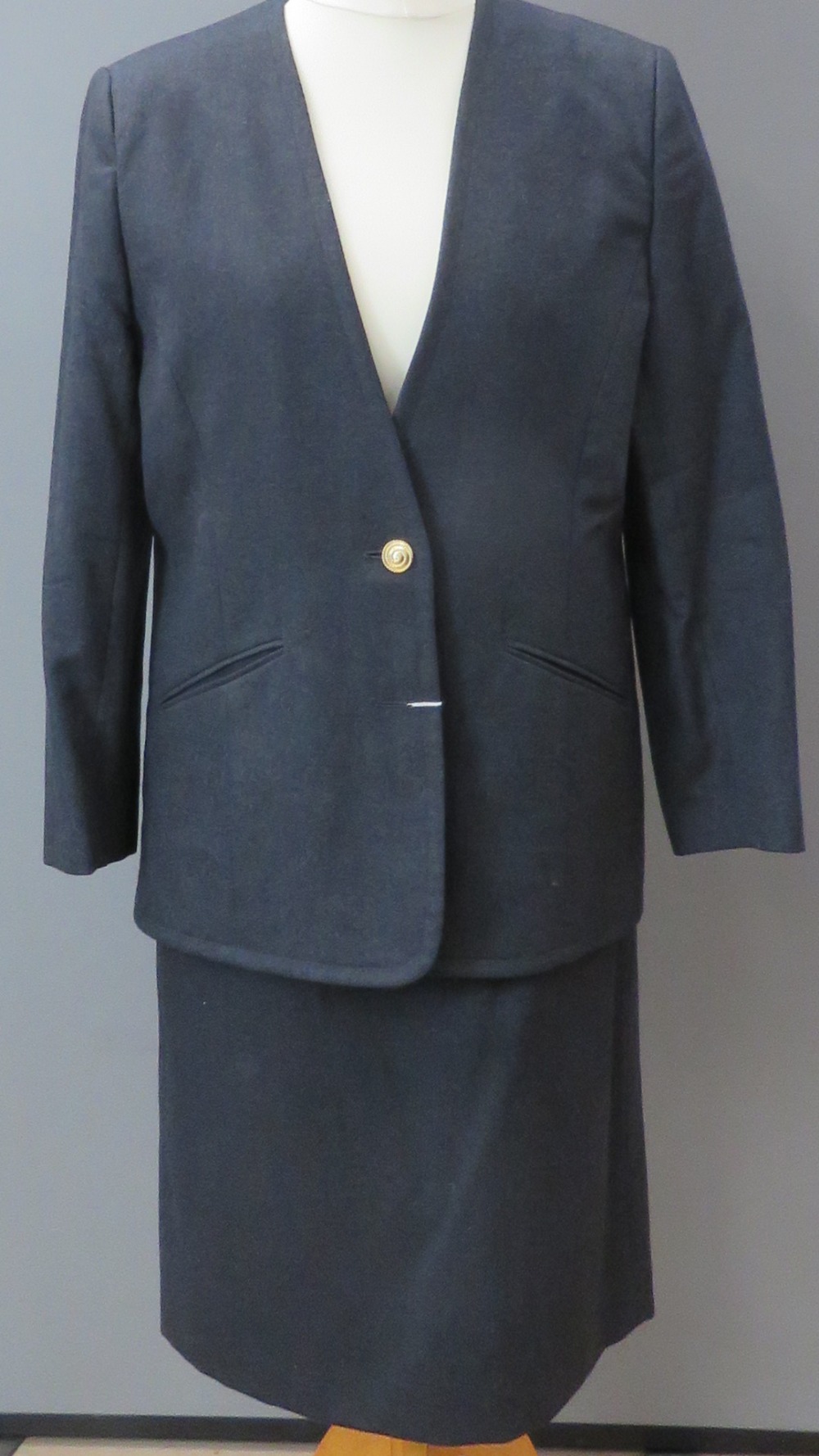 Viyella; 100% pure new wool ladies jacket and skirt, jacket UK size 16, skirt UK size 14,