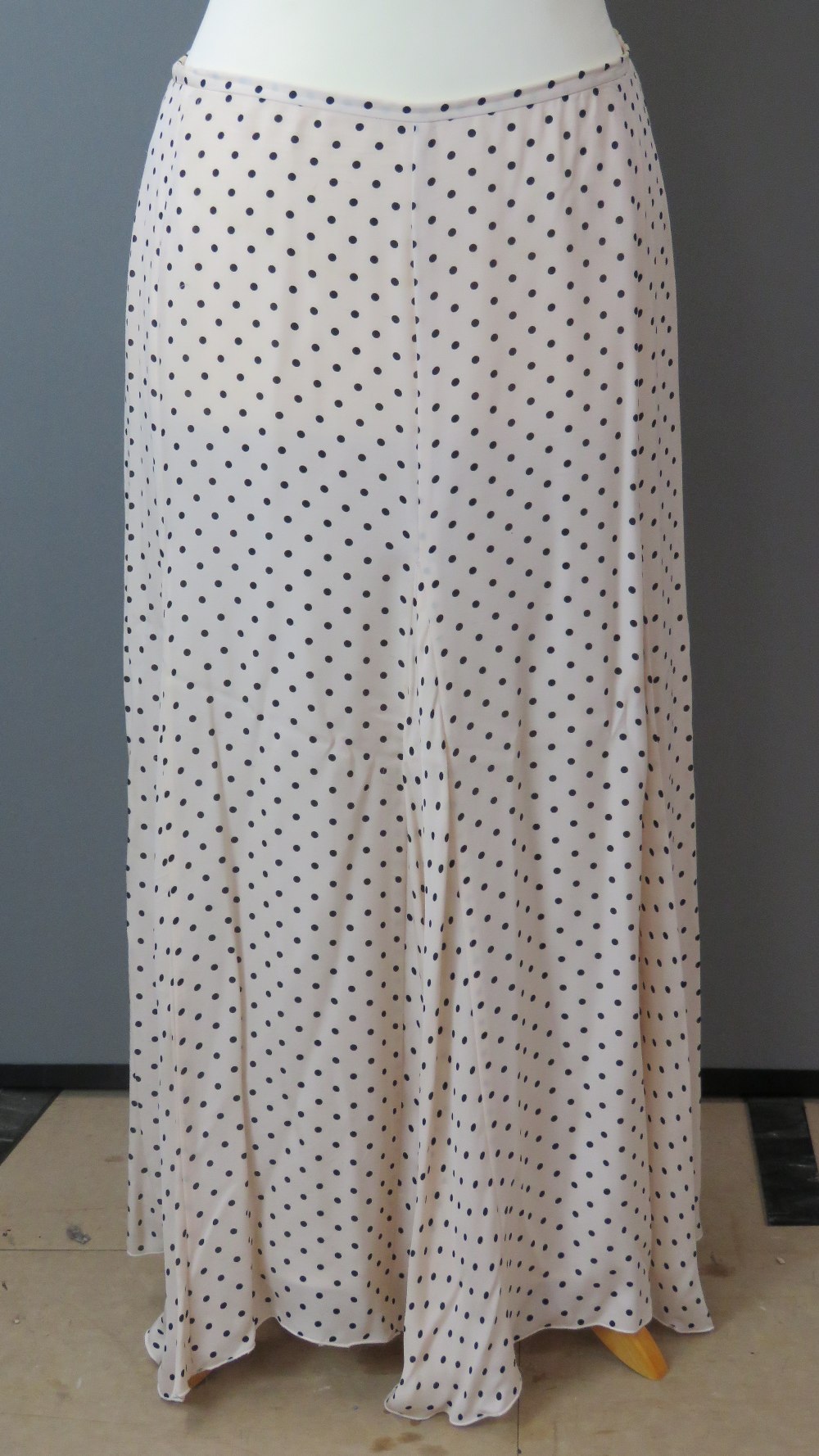 Jaeger; 100% silk peach and black poker dot skirt, Uk size 14.