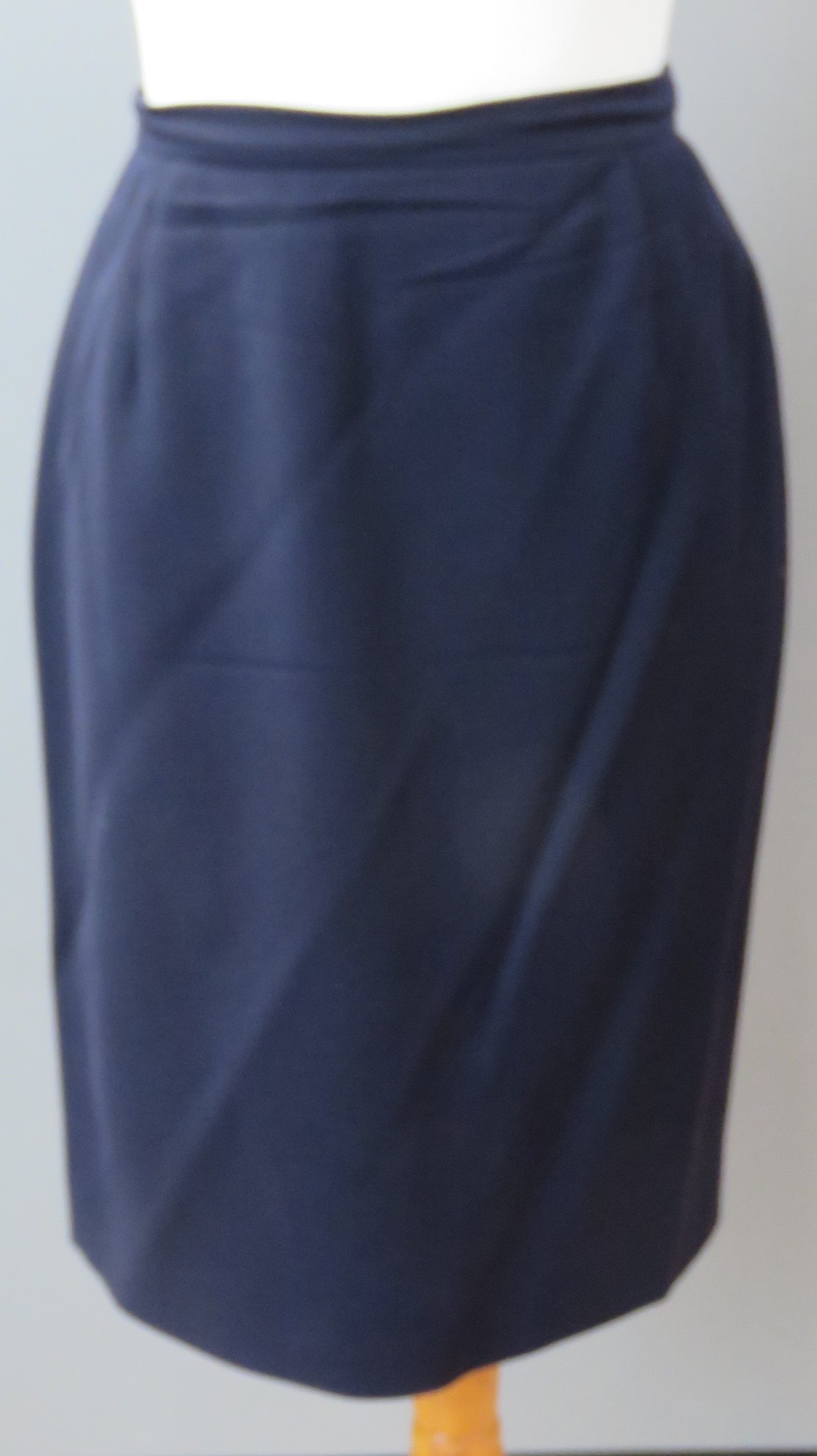 Jaeger; A navy blue 100% new pure wool jacket and skirt, jacket having breast pockets and epaulets, - Image 3 of 8