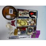 A COLLECTION OF VINTAGE JEWELLERY TO INCLUDE VARIOUS GOLD PIECES, COINS, ETC,