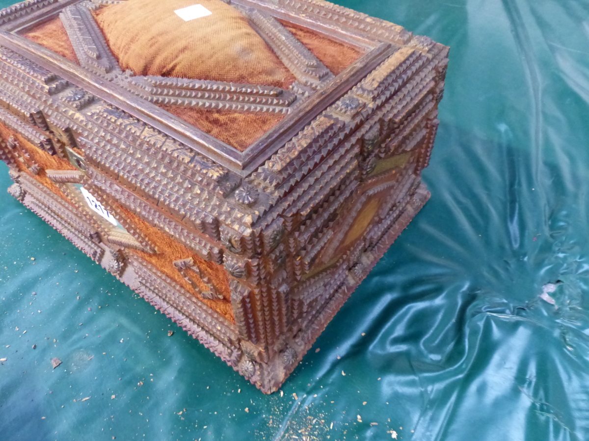 A TRAMP ART CASKET, THE CHIP CARVED WOOD WORK EDGING BROWN VELVET, THE FRONT AND BACK WITH CENTRAL - Image 21 of 24