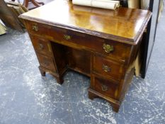 A 19th.C.WALNUT KNEEHOLE WRITING DESK WITH CENTRAL RECESS CUPBOARD AND FIVE DRAWERS. 91 x 47 x H.