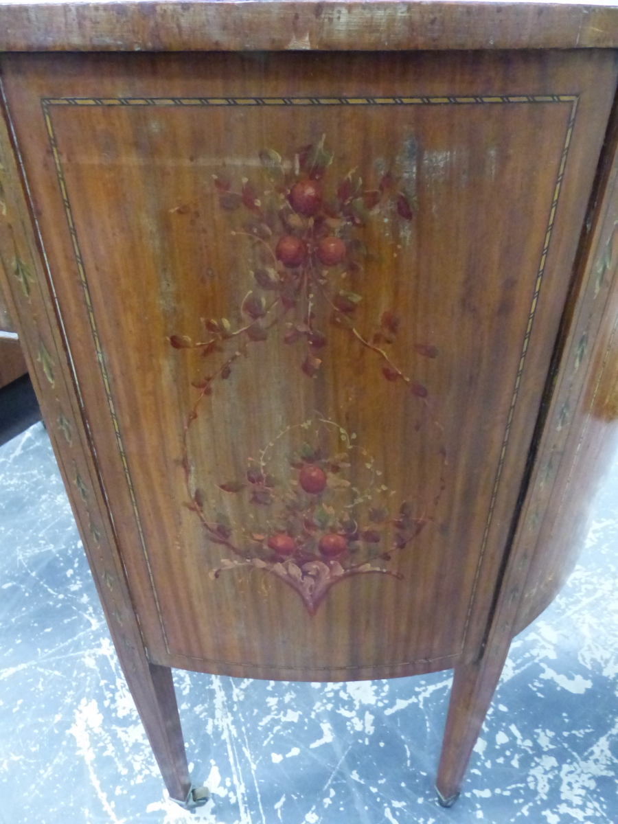 AN EDWARDIAN SATINWOOD KIDNEY SHAPED DESK, POLYCHROME NEOCLASSICAL FLORAL DECORATION WITH FIGURAL - Image 4 of 9
