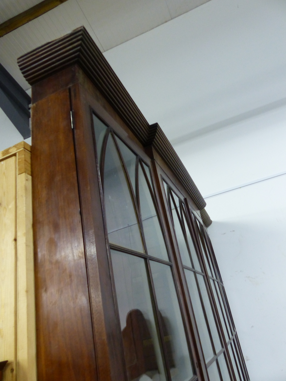 A GEO.III. MAHOGANY SHALLOW BOOKCASE OR APOTHECARY DISPLAY CABINET WITH FOUR GLAZED DOORS OVER PANEL - Image 6 of 6