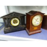 A VICTORIAN BLACK SLATE MANTLE CLOCK, AN EDWARDIAN MANTLE CLOCK AND A PAIR OF PHILO 10 x 50