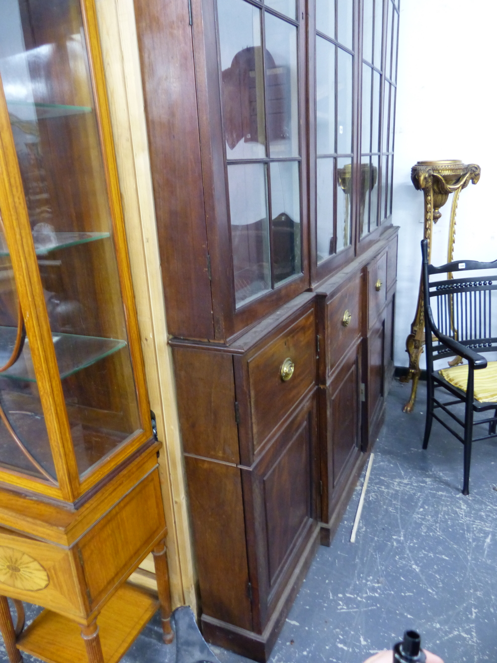 A GEO.III. MAHOGANY SHALLOW BOOKCASE OR APOTHECARY DISPLAY CABINET WITH FOUR GLAZED DOORS OVER PANEL - Image 5 of 6