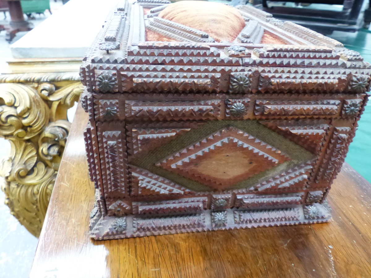 A TRAMP ART CASKET, THE CHIP CARVED WOOD WORK EDGING BROWN VELVET, THE FRONT AND BACK WITH CENTRAL - Image 10 of 24