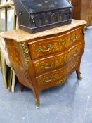 A FRENCH BOMBE TWO DRAWER COMMODE WITH MARQUETRY DECORATION. W.77cms.