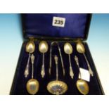 A CASED SET OF SILVER HALLMARKED APOSTLE SPOONS WITH SIFTER AND TONGS.