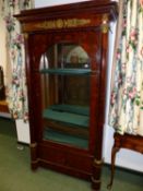 A 19th.C.FRENCH EMPIRE MAHOGANY VITRINE DISPLAY CABINET, MIRROR BACKED SHELVED INTERIOR WITH