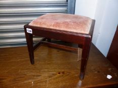 A SMALL GEO.III.MAHOGANY STOOL WITH DROP IN SEAT. 32 x 25 x H.27cms.