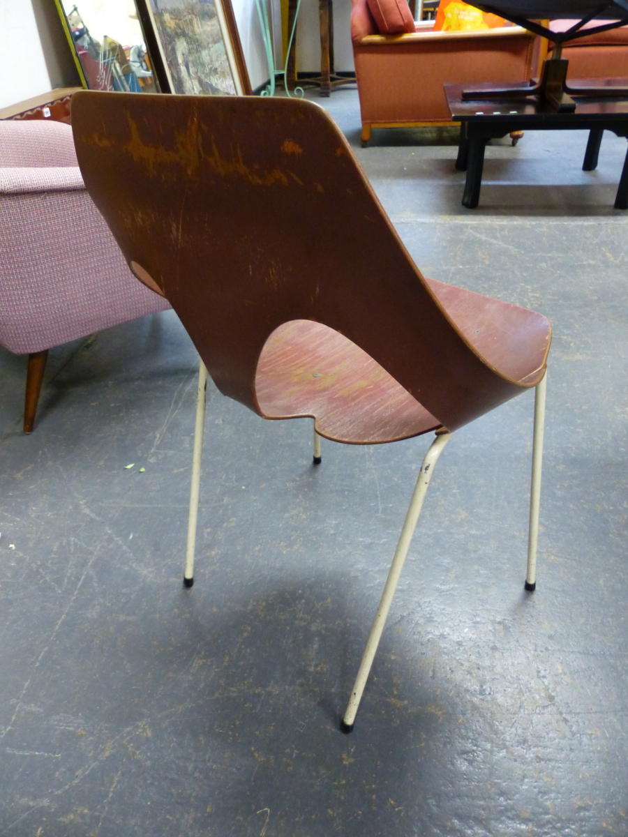 A PAIR OF MID CENTURY KANDYA BENTWOOD SEATED SIDE CHAIRS. (2) - Image 5 of 6