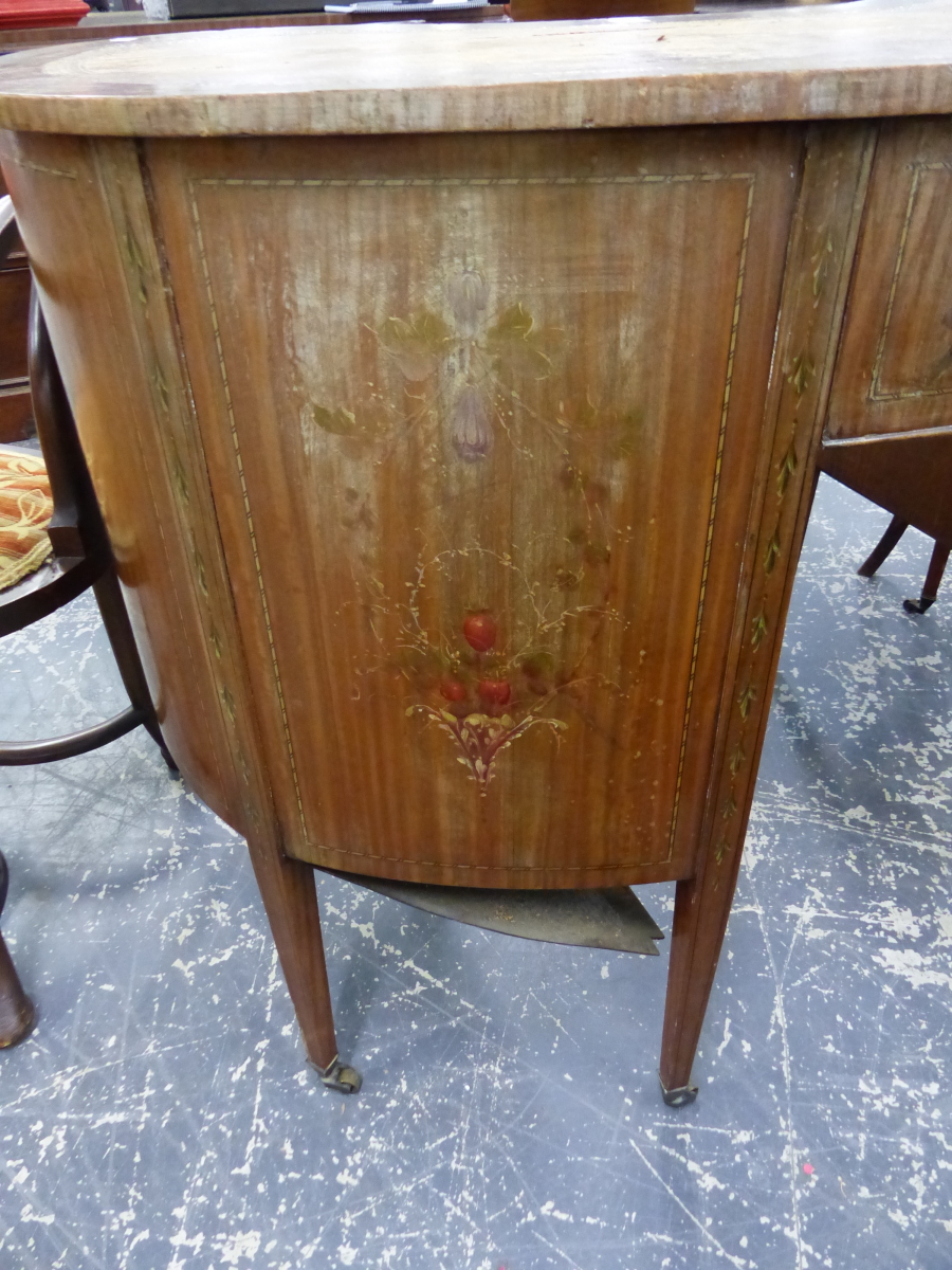 AN EDWARDIAN SATINWOOD KIDNEY SHAPED DESK, POLYCHROME NEOCLASSICAL FLORAL DECORATION WITH FIGURAL - Image 6 of 9