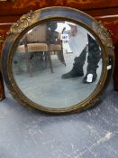 TWO CIRCULAR MIRRORS, THE SLIGHTLY CONVEX EXAMPLE WITHIN GILT FRAME WITH ALTERNATING OVAL