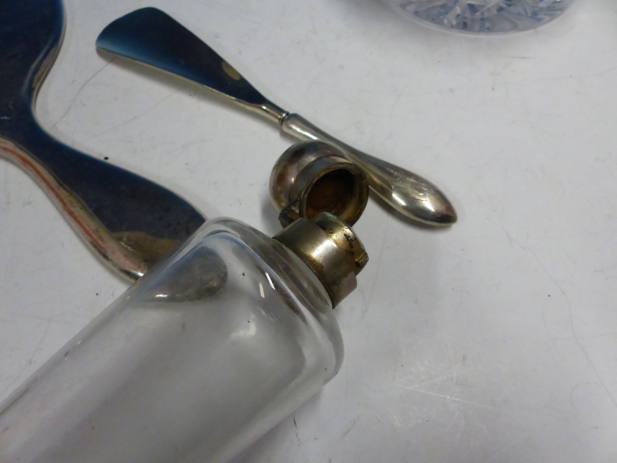 A HALLMARKED SILVER DRESSING MIRROR, SILVER NAIL BUFFER, SHOE HORN, A HUNTING FLASK, AND A SILVER - Image 4 of 4
