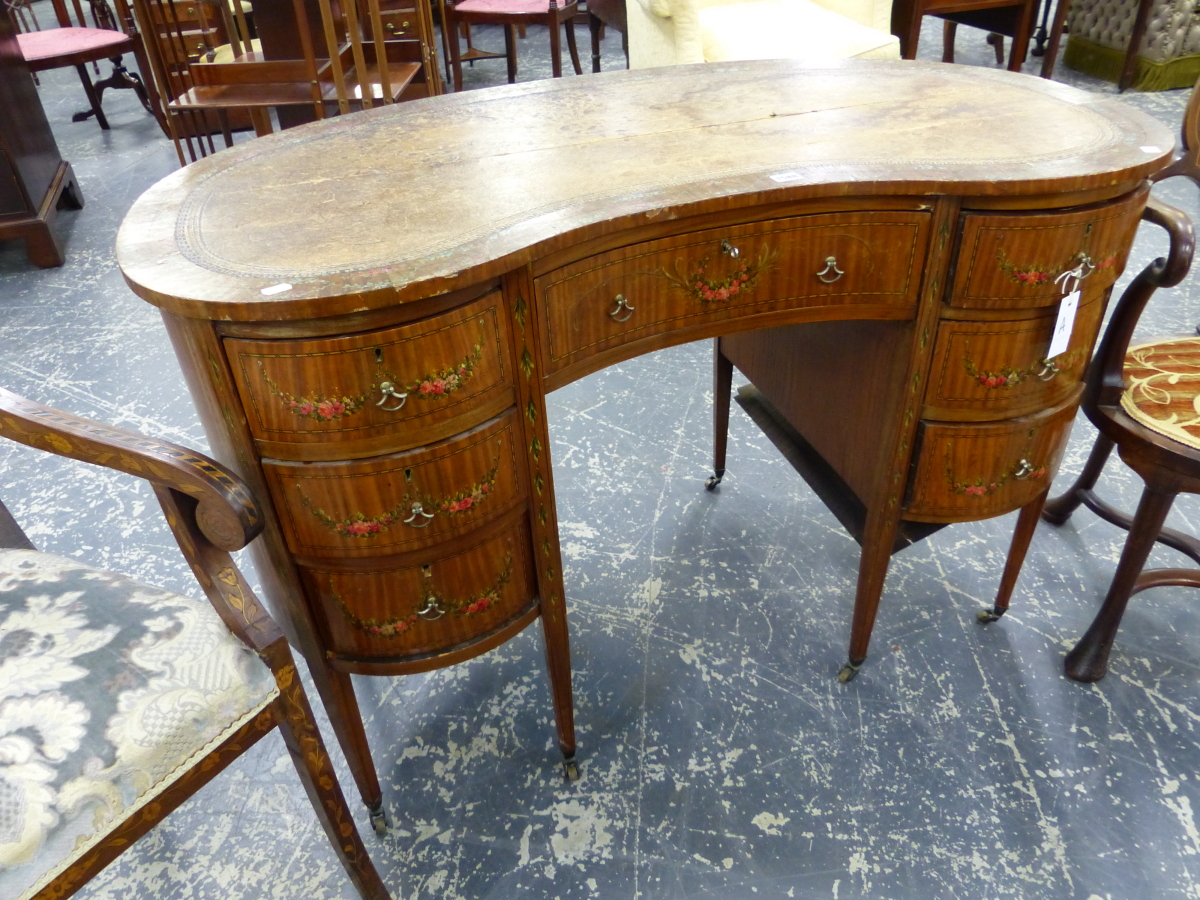 AN EDWARDIAN SATINWOOD KIDNEY SHAPED DESK, POLYCHROME NEOCLASSICAL FLORAL DECORATION WITH FIGURAL