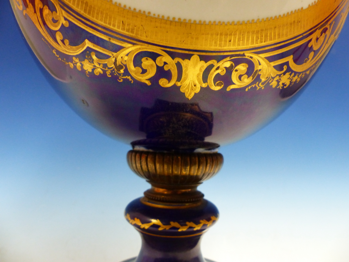 A SEVRES STYLE JEWELLED BLUE GROUND BALUSTER VASE AND COVER PAINTED WITH A ROUNDEL OF A GENTLEMAN - Image 5 of 24