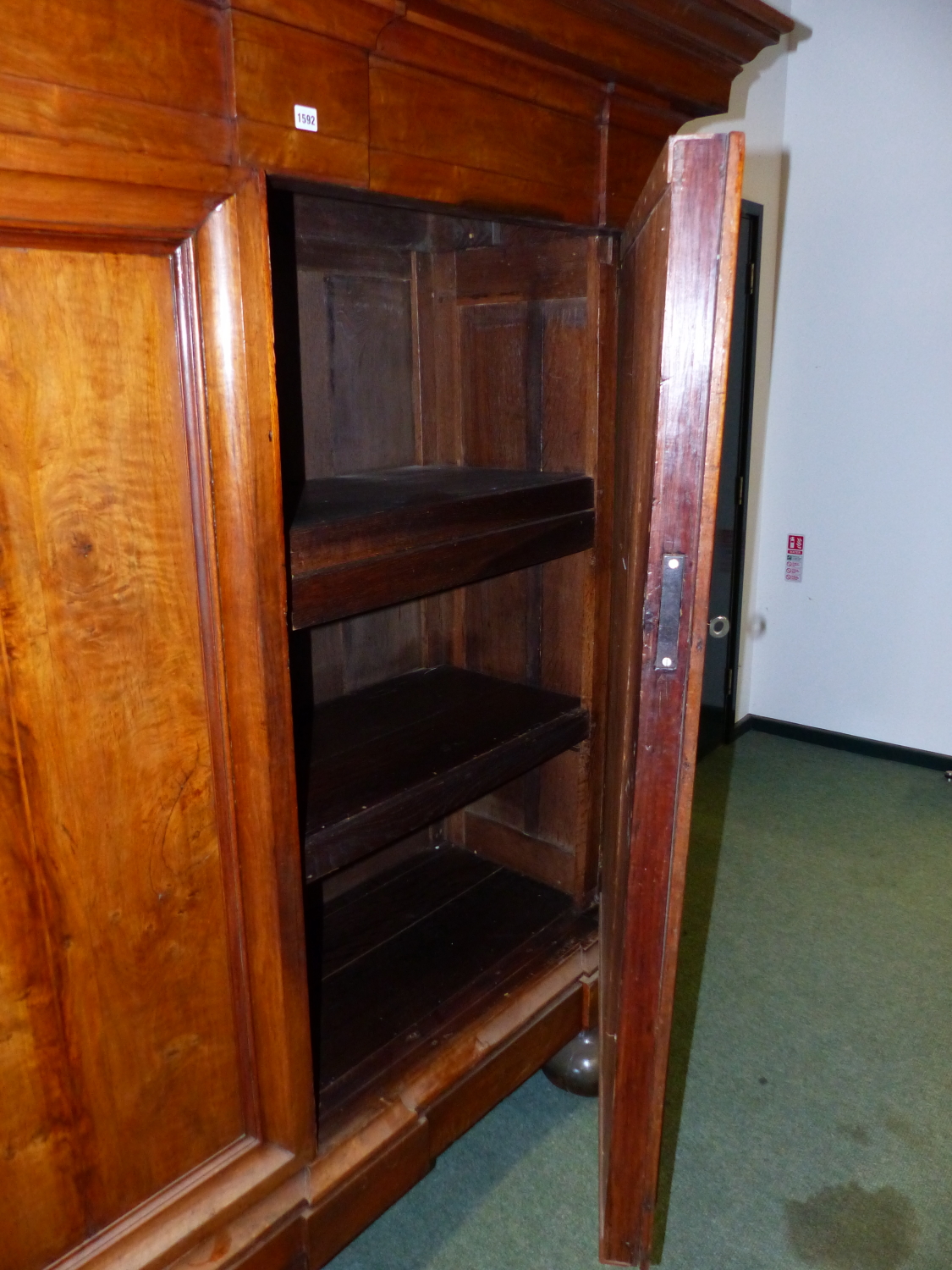 AN EARLY CONTINENTAL WALNUT BAROQUE STYLE ARMOIRE OF HEAVY CONSTRUCTION WITH MOULDED CORNICE, TWIN - Image 3 of 4