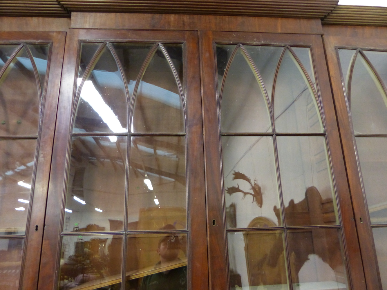 A GEO.III. MAHOGANY SHALLOW BOOKCASE OR APOTHECARY DISPLAY CABINET WITH FOUR GLAZED DOORS OVER PANEL - Image 4 of 6
