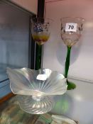 A PAIR OF FINE HAND DECORATED WINE GLASSES AND A SMALL LUSTRE GLASS BOWL. (3)