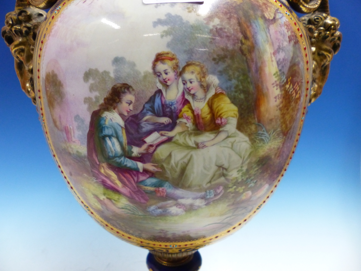 A SEVRES STYLE JEWELLED BLUE GROUND BALUSTER VASE AND COVER PAINTED WITH A ROUNDEL OF A GENTLEMAN - Image 13 of 24