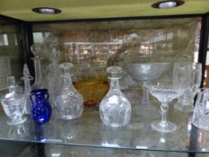 A COLLECTION OF VARIOUS GLASS, TO INCLUDE SIX DECANTERS, TWO STANDING BOWLS AND TWO JUGS.