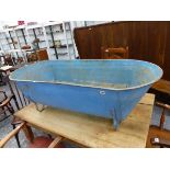 A VINTAGE PAINTED TIN BATH TUB. L.46cms.