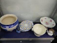 A PORTUGUESE POTTERY DISH, A DOULTON BLUE AND WHITE PLANTER, OTHER WARES AND A WEDGWOOD CREAMWARE