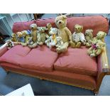 A COLLECTION OF SIX TEDDY BEARS, POSSIBLY MERRYTHOUGHT OR CHAD VALLEY, THE LARGEST. H 70cms TOGETHER