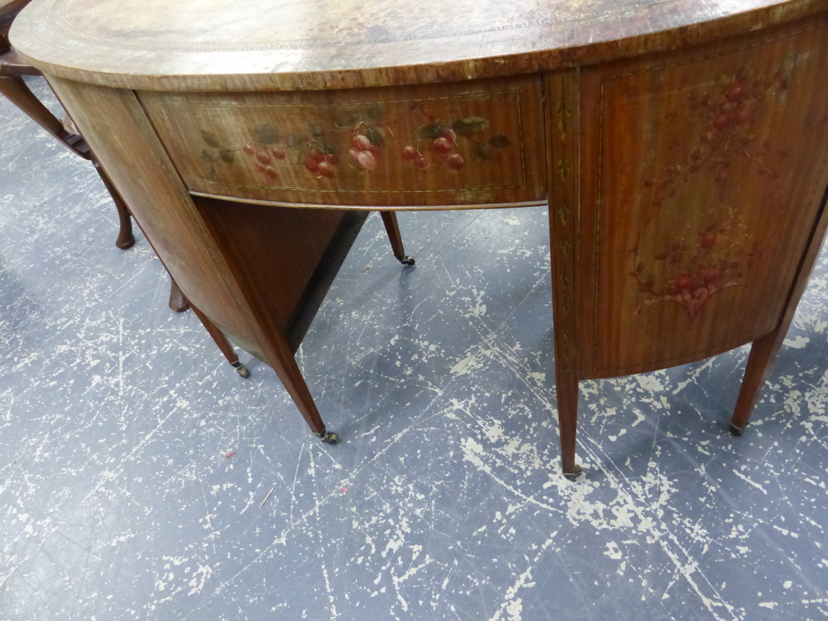 AN EDWARDIAN SATINWOOD KIDNEY SHAPED DESK, POLYCHROME NEOCLASSICAL FLORAL DECORATION WITH FIGURAL - Image 5 of 9