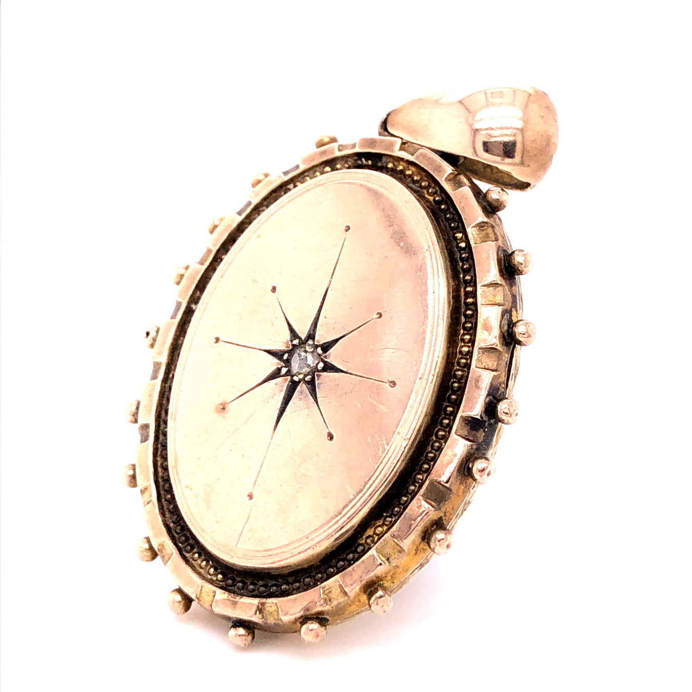 AN ANTIQUE VICTORIAN OVAL GOLD LOCKET WITH AN OLD CUT DIAMOND IN A STARBURST SETTING AND AN ORNATE - Image 3 of 9