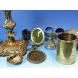 AN ASSORTMENT OF SILVER HALLMARKED AND PLATED TABLE WARE TO INCLUDE NAPKIN RNGS, NUTCRACKER IN THE