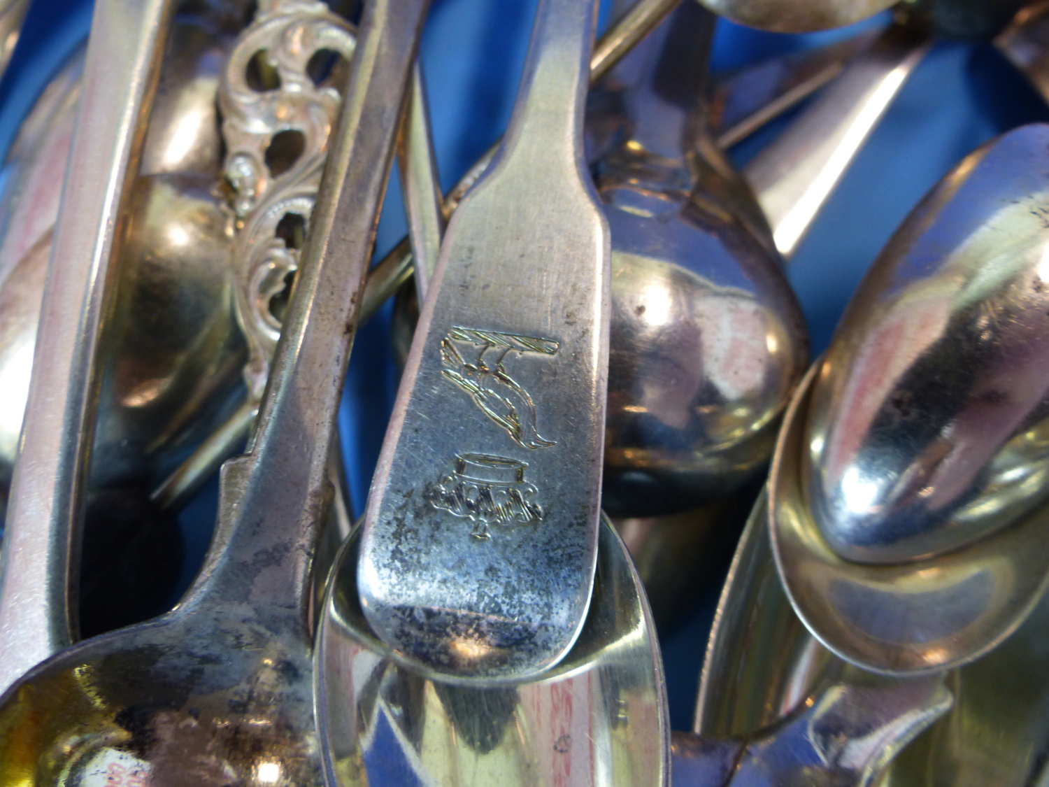 A COLLECTION OF VARIOUS 19th C. AND LATER HALLMARKED SILVER AND PLATED SMALL SPOONS, BUTTER - Image 5 of 10