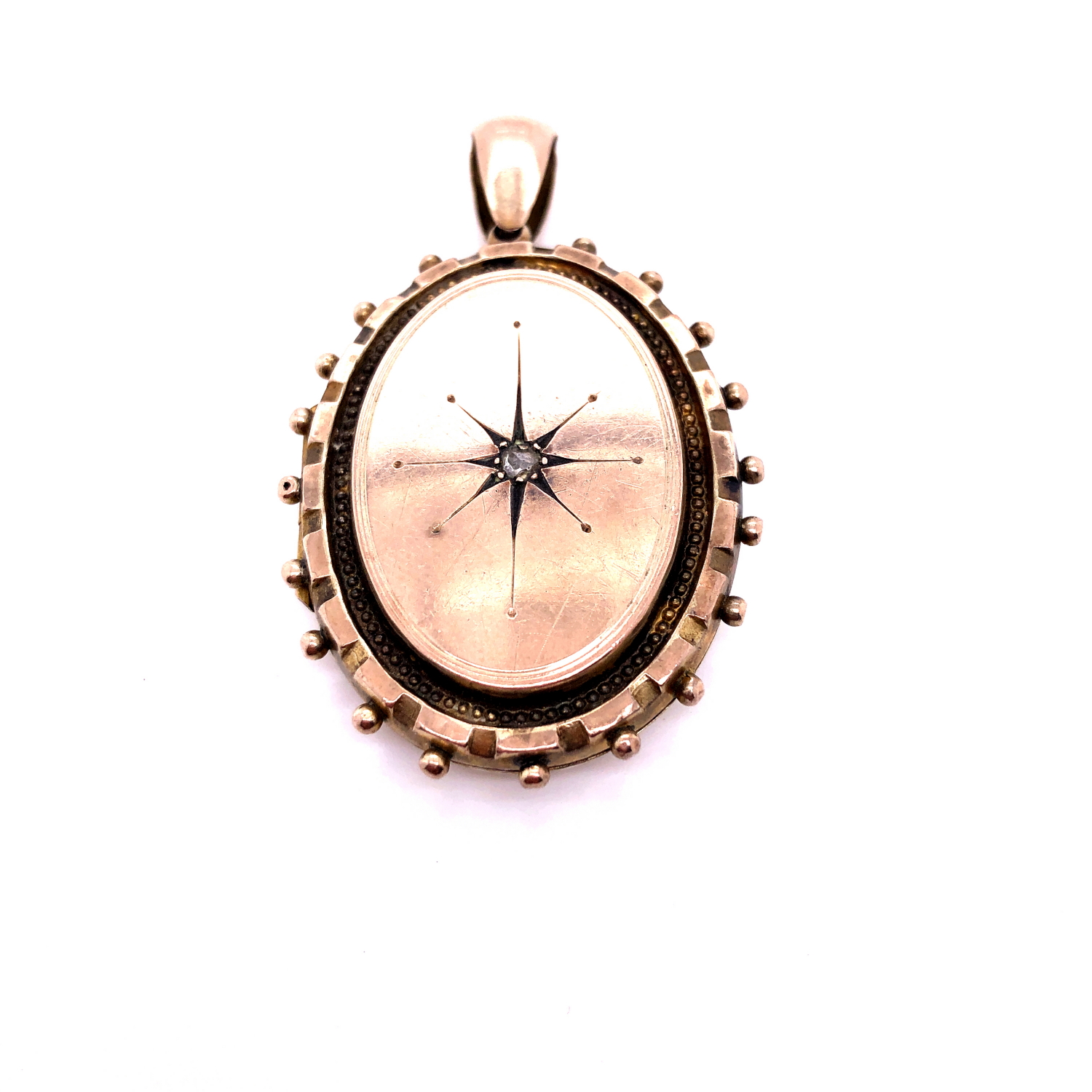 AN ANTIQUE VICTORIAN OVAL GOLD LOCKET WITH AN OLD CUT DIAMOND IN A STARBURST SETTING AND AN ORNATE - Image 7 of 9