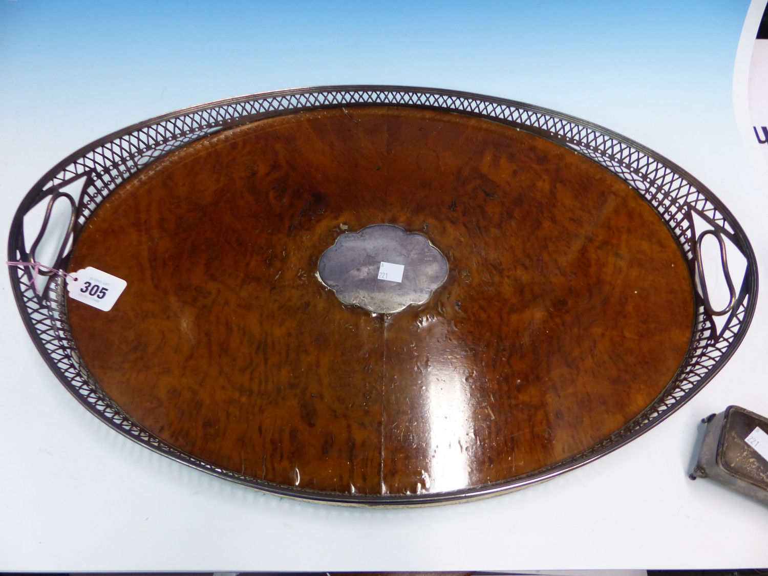 A VICTORIAN HALLMARKED SILVER PIERCED RIM GALLERY TRAY WITH WALNUT BASE TOGETHER WITH A HALLMARKED - Image 14 of 20