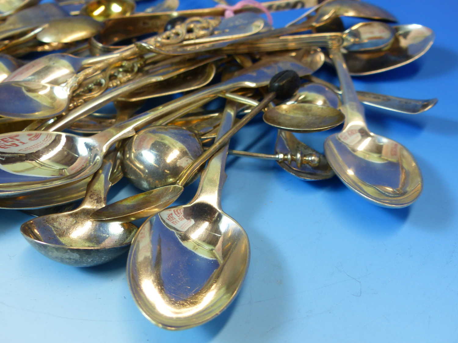 A COLLECTION OF VARIOUS 19th C. AND LATER HALLMARKED SILVER AND PLATED SMALL SPOONS, BUTTER - Image 2 of 10