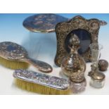 SILVER HALLMARKED DRESSING TABLE ITEMS TO INCLUDE A HANDHELD MIRROR, HAIRBRUSH, CLOTHES BRUSH, SCENT