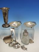 A PAIR OF SHELL FORM BUTTER DISHES COMPLETE WITH GLASS LINERS, A CUT GLASS SIFTER WITH SILVER TOP,