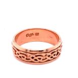 CLOGAU WELSH ROSE CELTIC WEAVE GOLD ANNWYL RING MEANING DEAR, UNISEX SIZE X. WEIGHT 7.7grms.